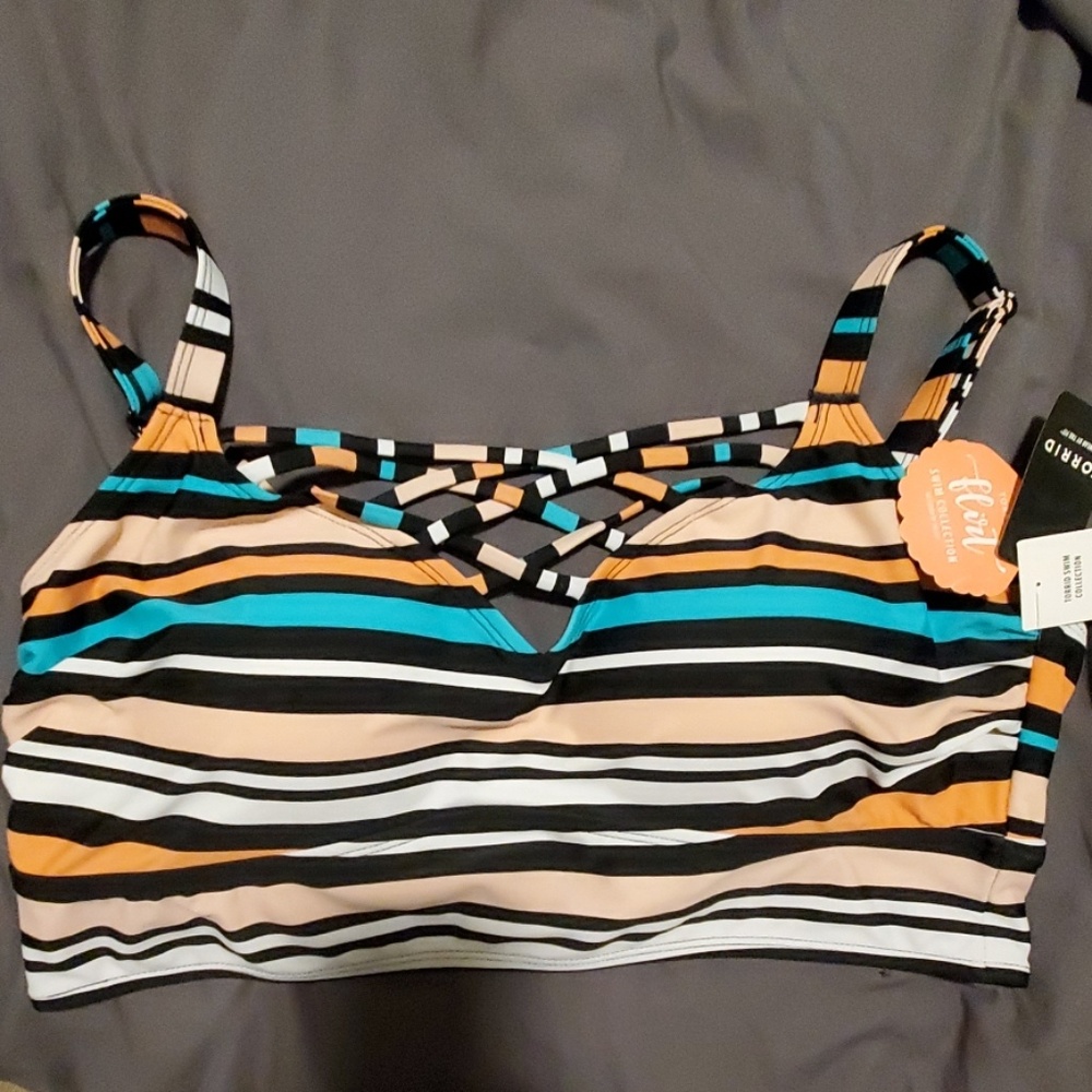 Torrid- size 2 swim top. Nwt.